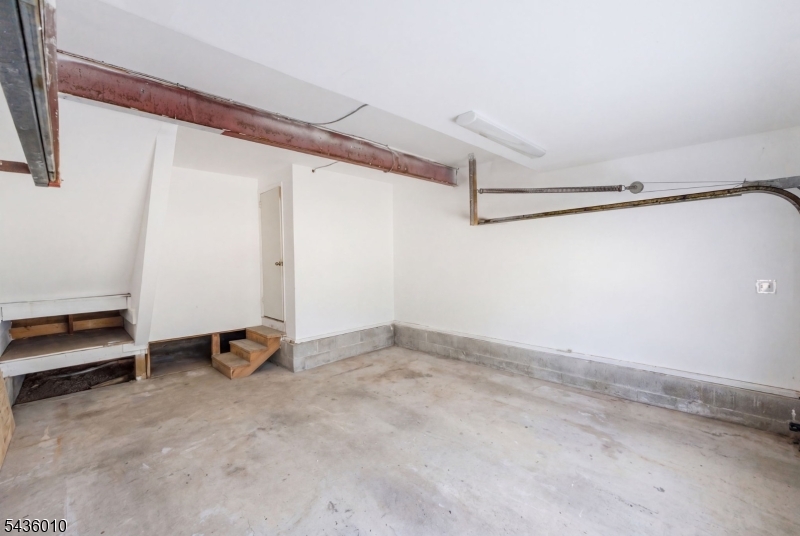 221 W End Ave