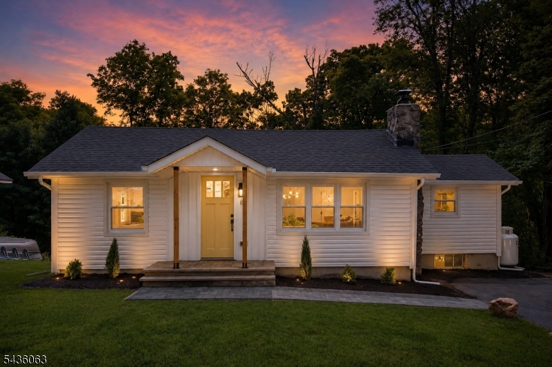 8 Shawondasee Rd