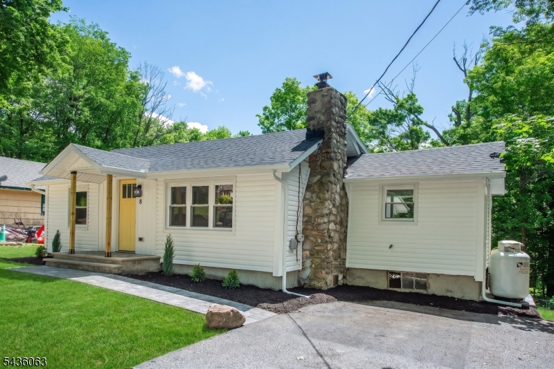 8 Shawondasee Rd