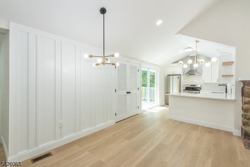 8 Shawondasee Rd