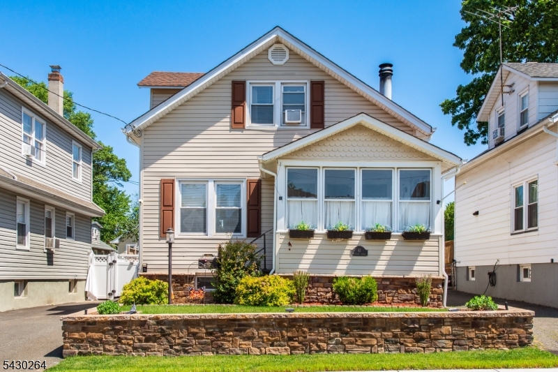 41 Frederick Ave