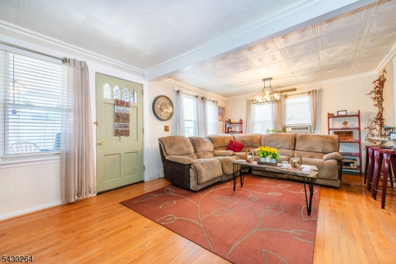 41 Frederick Ave