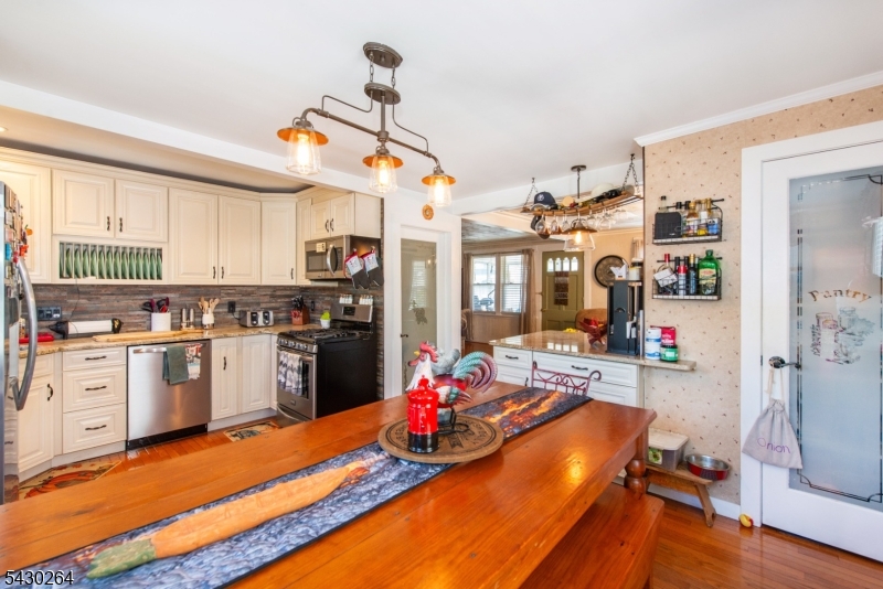 41 Frederick Ave
