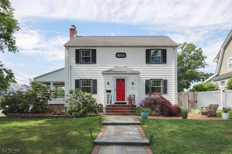 303 E Webster Ave