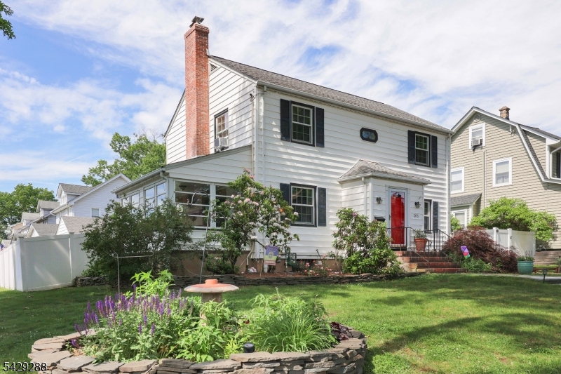 303 E Webster Ave