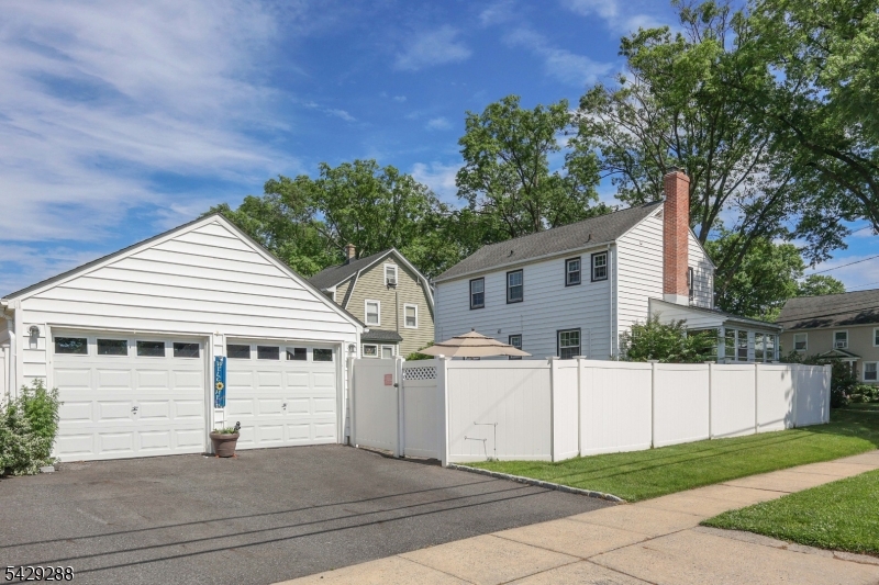 303 E Webster Ave