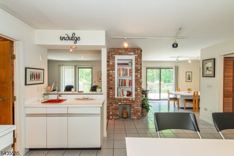 15 Wilshire Dr