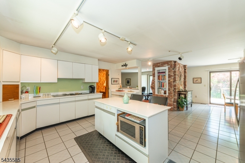 15 Wilshire Dr