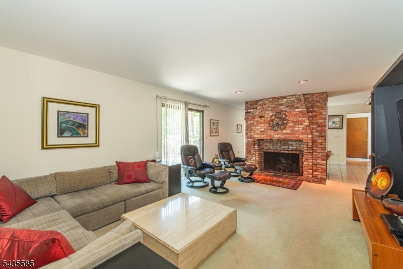 15 Wilshire Dr