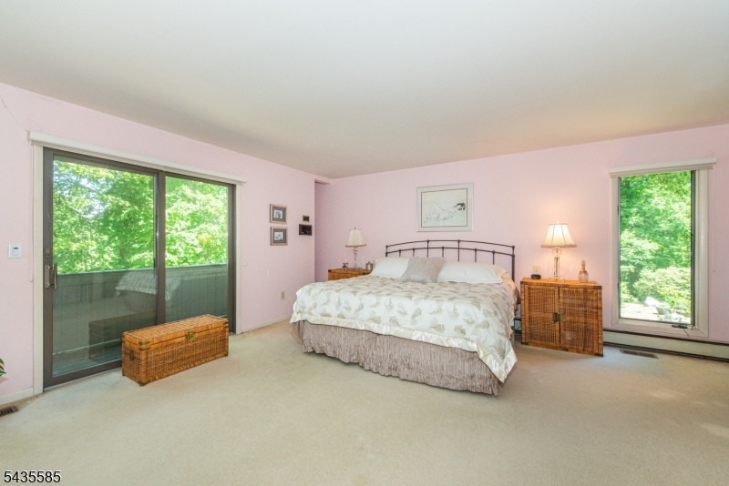 15 Wilshire Dr