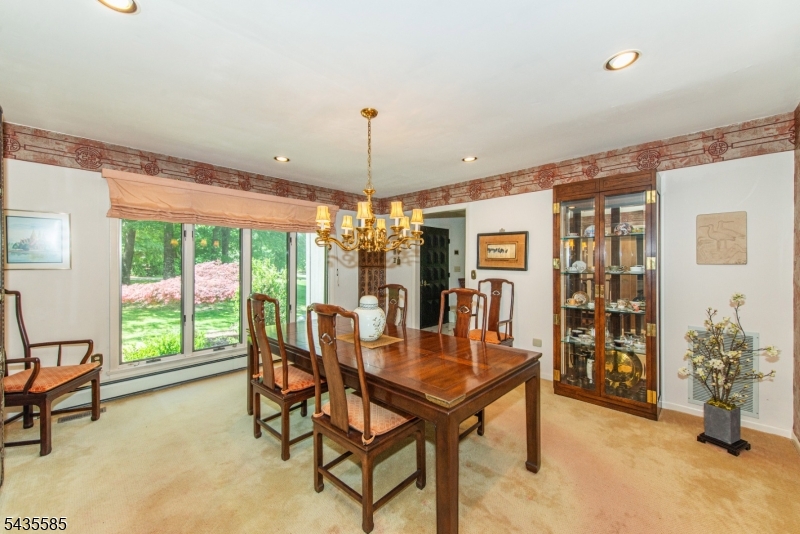 15 Wilshire Dr