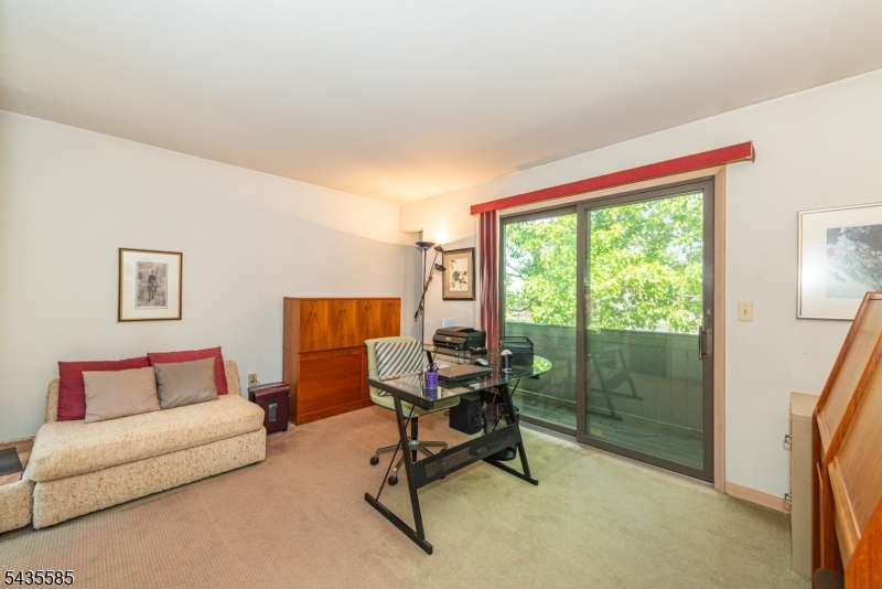 15 Wilshire Dr