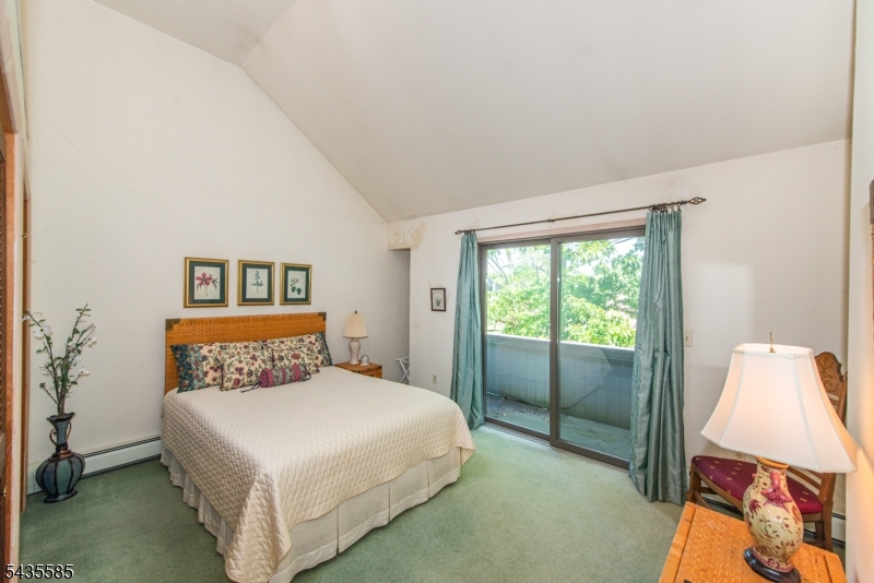 15 Wilshire Dr