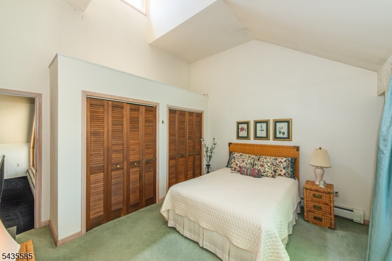 15 Wilshire Dr