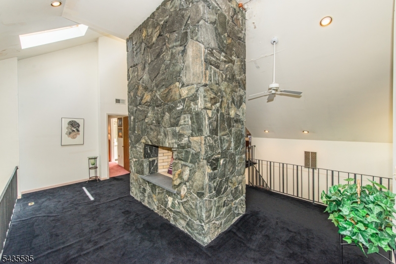 15 Wilshire Dr