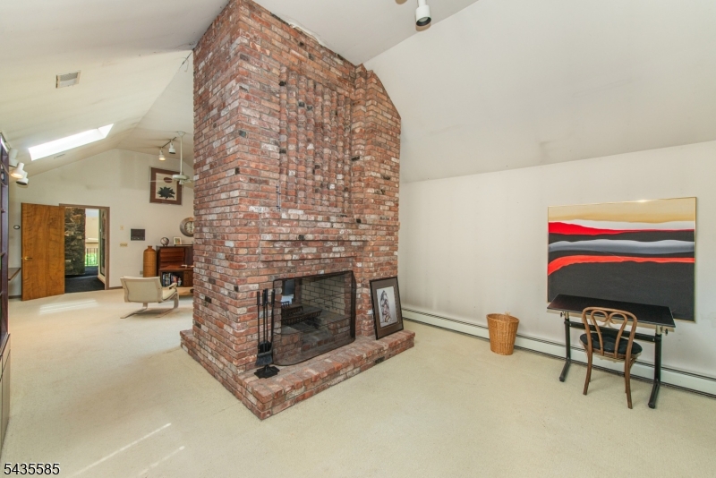 15 Wilshire Dr