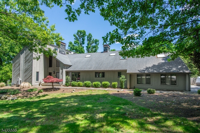 15 Wilshire Dr