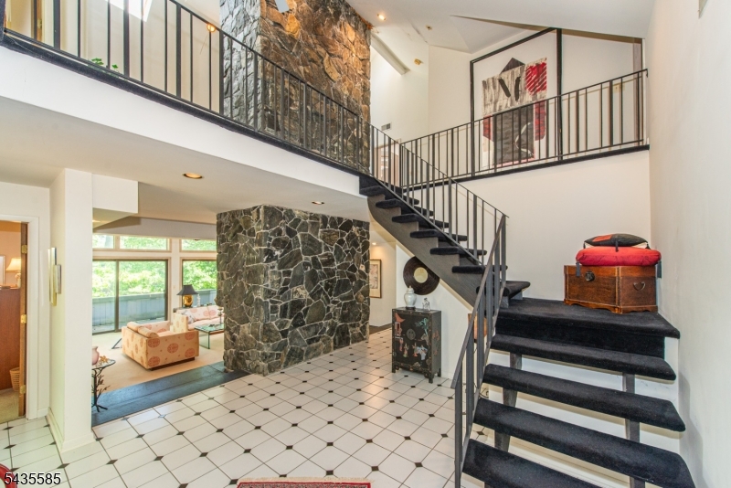 15 Wilshire Dr