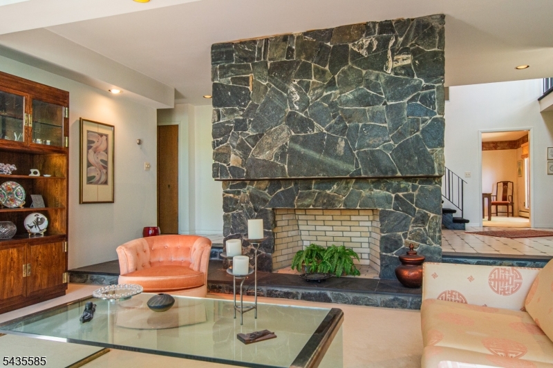 15 Wilshire Dr