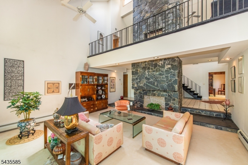 15 Wilshire Dr