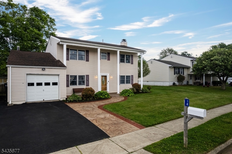 14 Allyson Rd