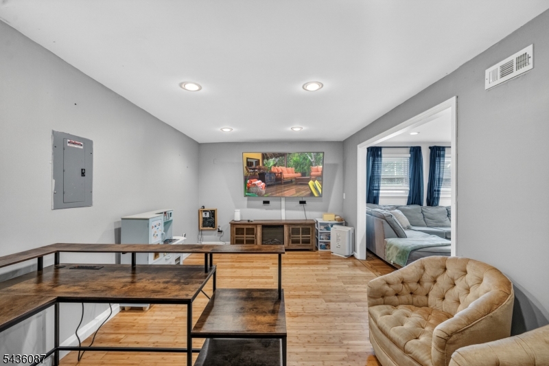 14 Stickle Ave