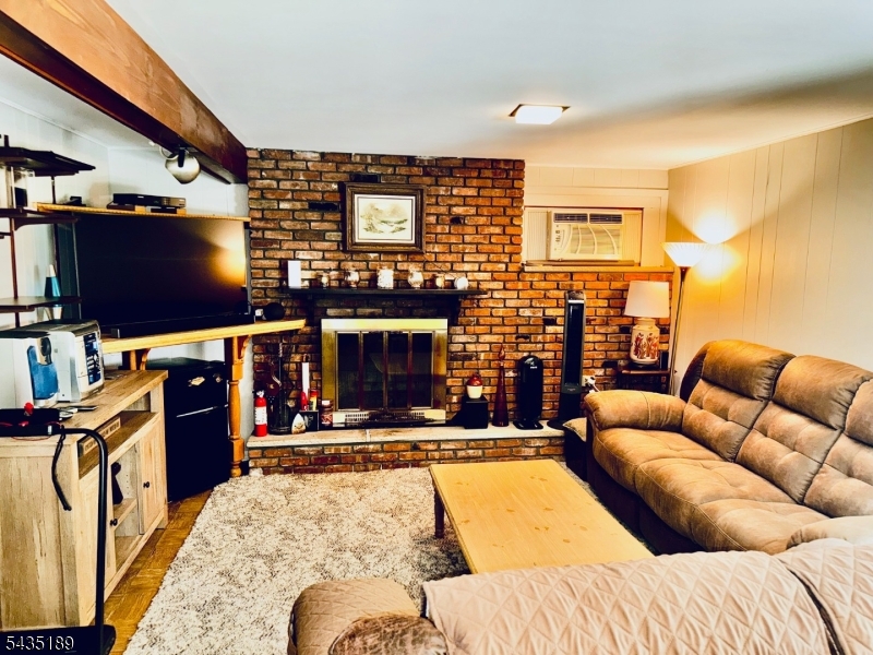 98 Gould Rd