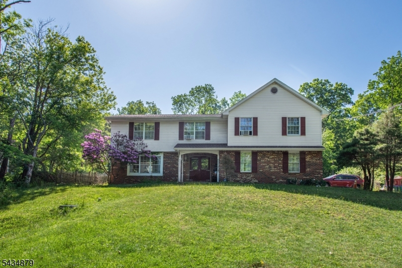 54 Stony Brook Rd