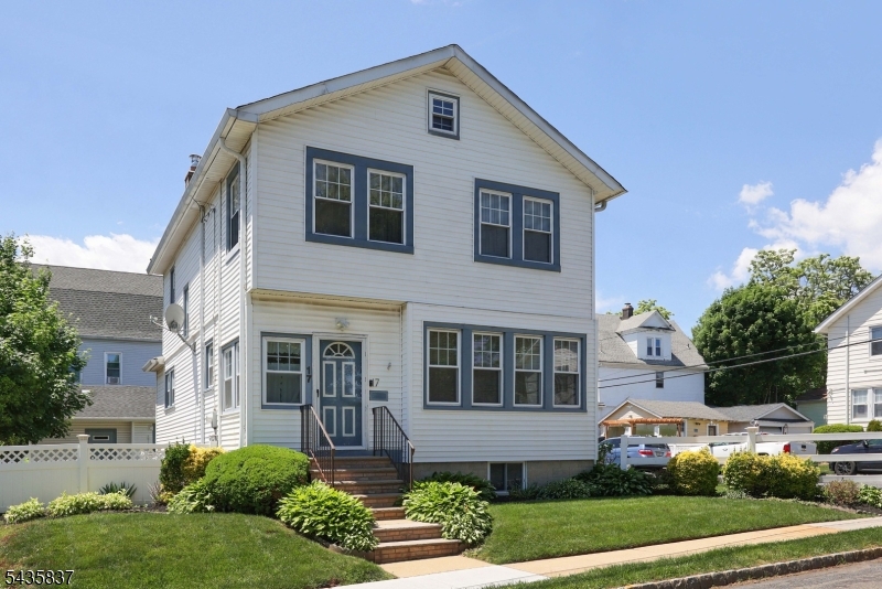 17 Wellesley St