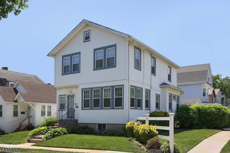 17 Wellesley St