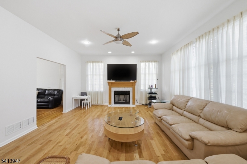 31 Phillip Dr