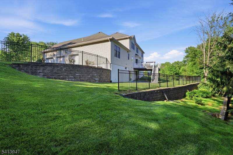 31 Phillip Dr