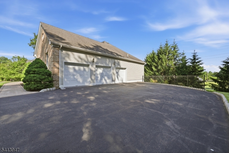 31 Phillip Dr