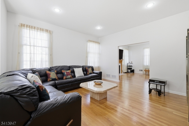 31 Phillip Dr