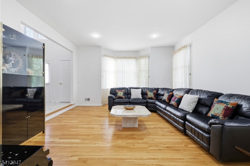 31 Phillip Dr