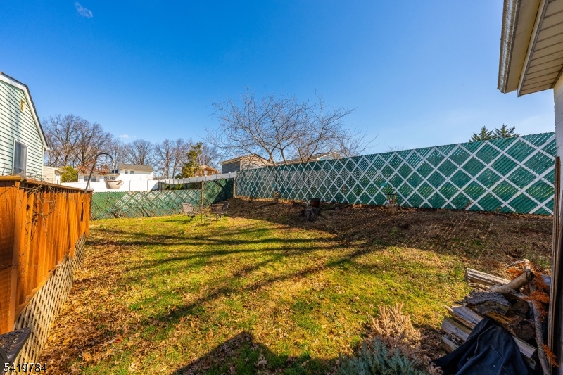 162 Rutherford Ave