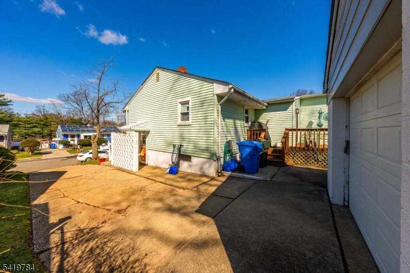 162 Rutherford Ave