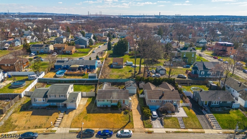 162 Rutherford Ave