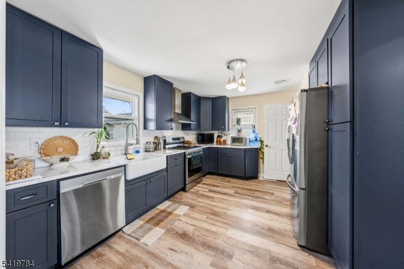 162 Rutherford Ave