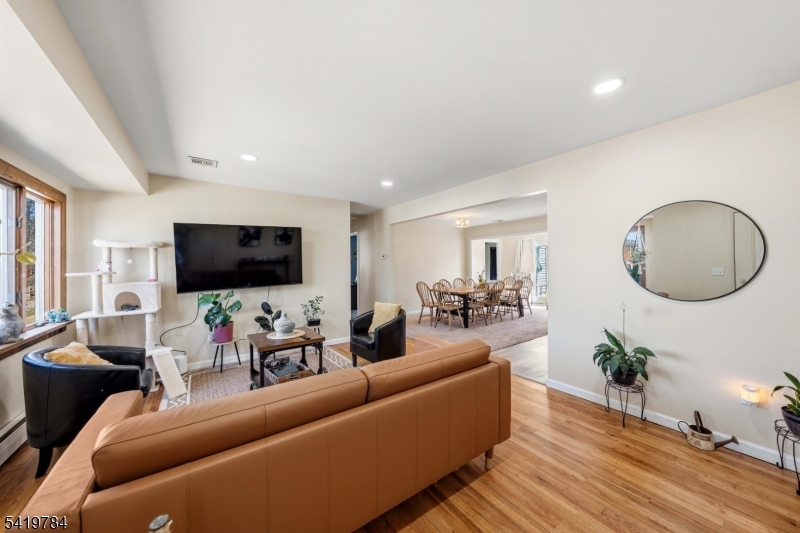 162 Rutherford Ave