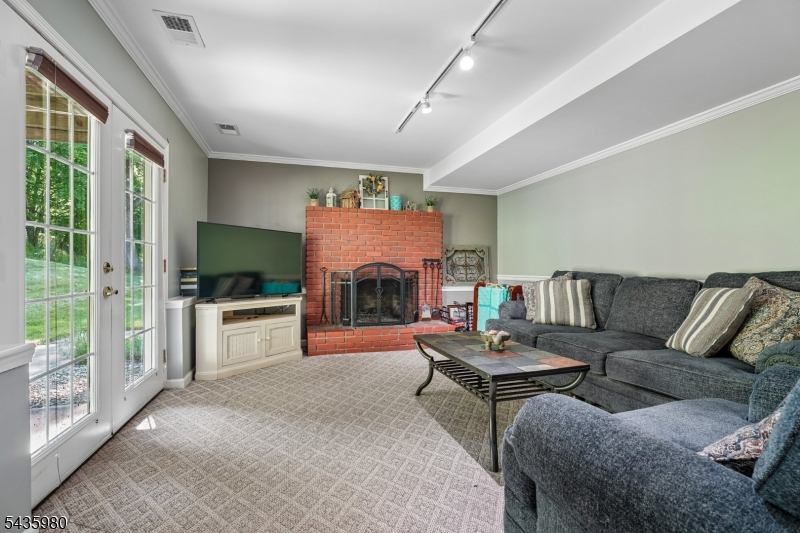 16 Old Mountain Rd
