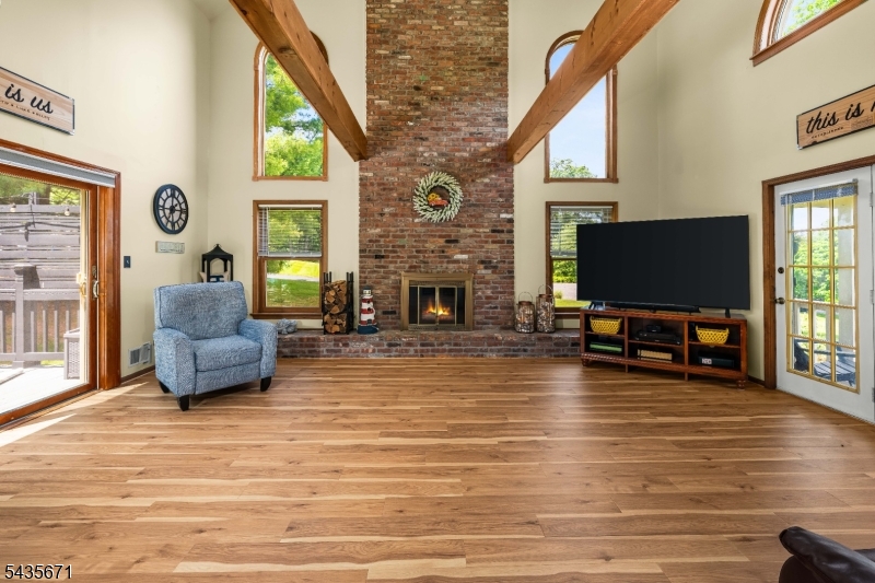 5 Jenny Jump Ct