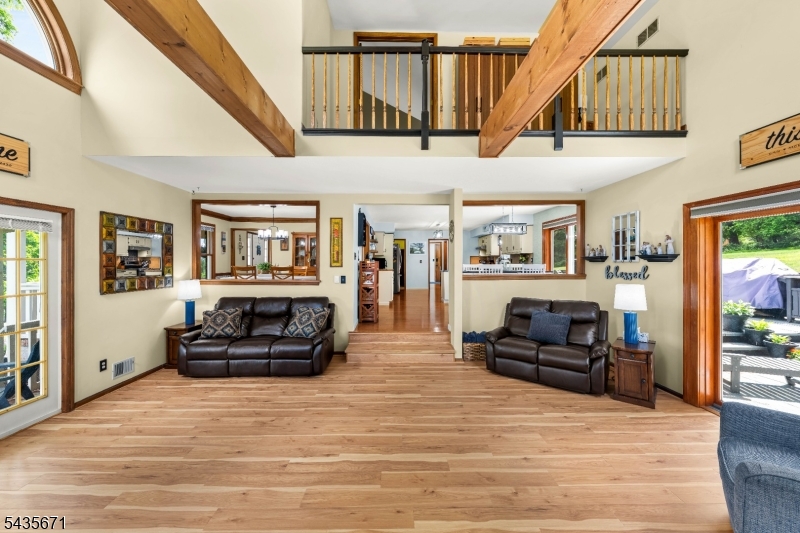 5 Jenny Jump Ct