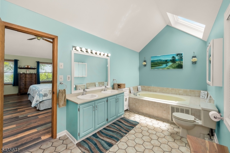 5 Jenny Jump Ct