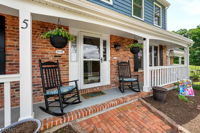 5 Jenny Jump Ct