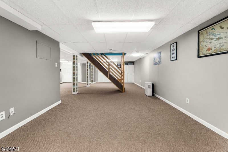 5 Jenny Jump Ct