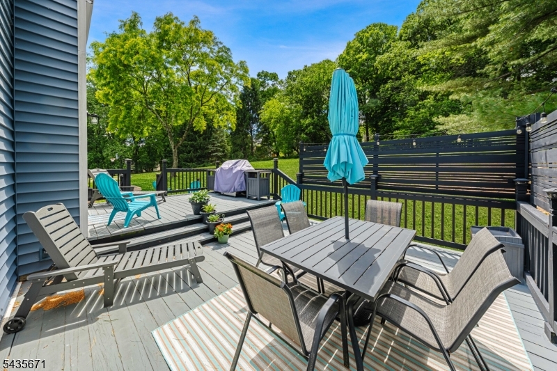 5 Jenny Jump Ct