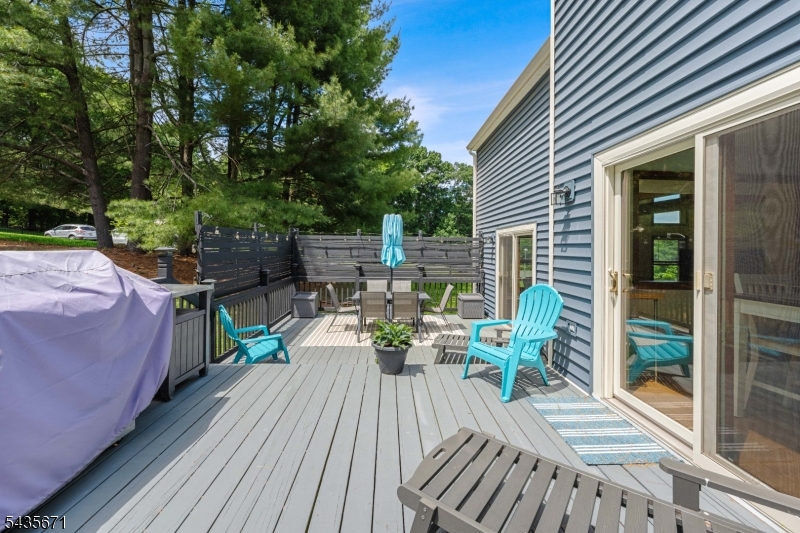 5 Jenny Jump Ct