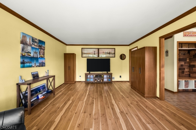 5 Jenny Jump Ct