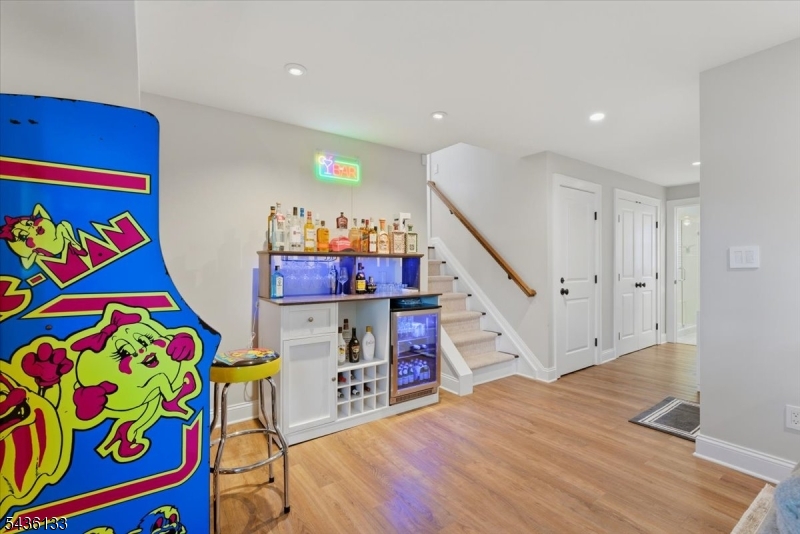 6 Davis St